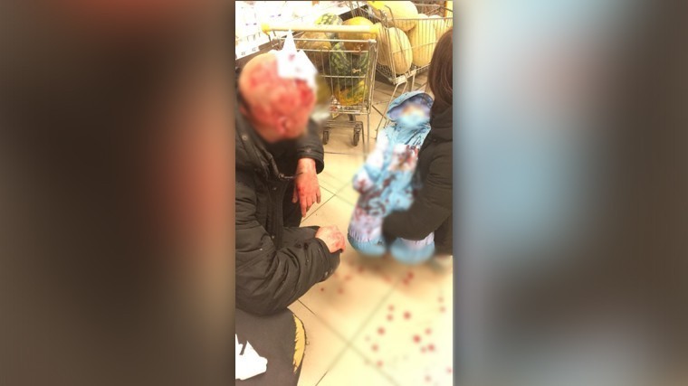 В Москве лихач сбил мужчину с младенцем и в довесок избил битой