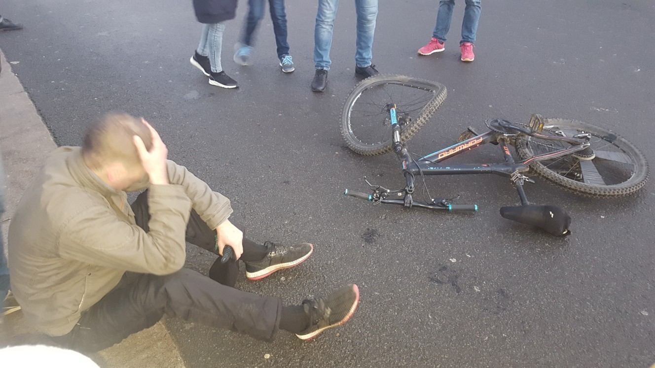 ДТП года: В центре Петербурга велосипедист попал под колеса кареты