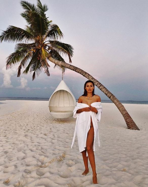 В сети появилось полуобнаженное фото Виктории Бони на Мальдивах