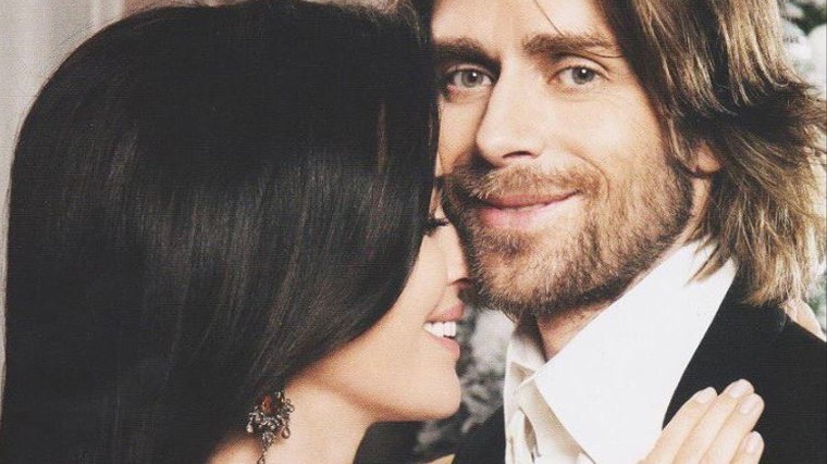 Звездный поцелуй: Как проявляют любовь знаменитые российские пары