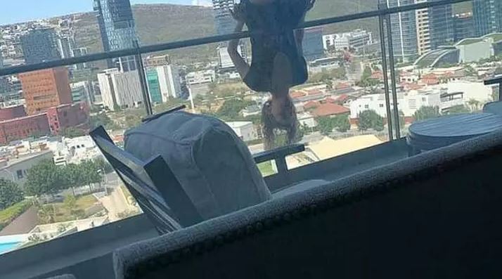 Во имя лайков: мексиканка сорвалась с балкона, занимаясь йогой на камеру