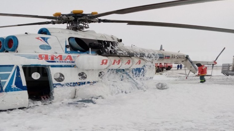 Фото с места жесткой посадки вертолета Ми-8 под Новым Уренгоем