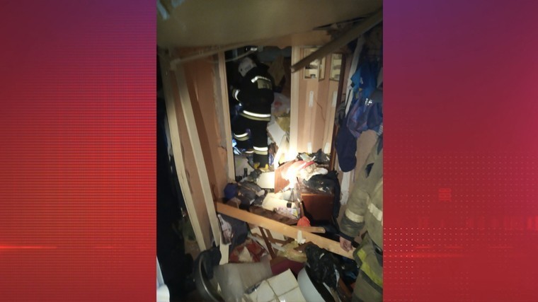 Дом в Ярославле эвакуировали из-за хлопка газа, одна квартира разрушена