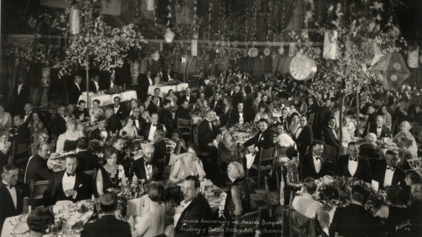 Гости первой церемонии вручения премии "Оскар" в 1929 году в "Рузвельт-отеле". 